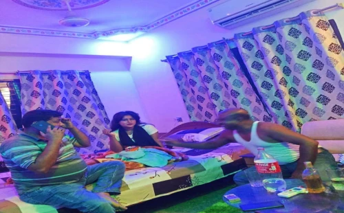 হোটেলে মদ ও নারীর সাথে ছবি ভাইরাল