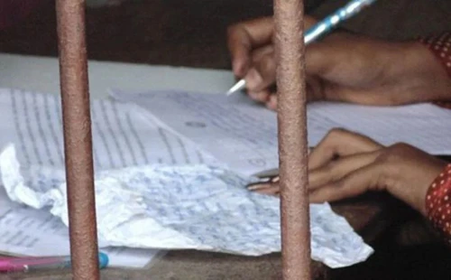 গাংনীতে এসএসসি পরীক্ষায় নকল, ছাত্রী বহিষ্কার