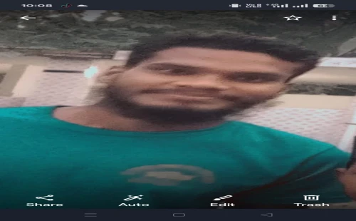 দামুড়হুদায় তিনতলা থেকে পড়ে শ্রমিক নিহত