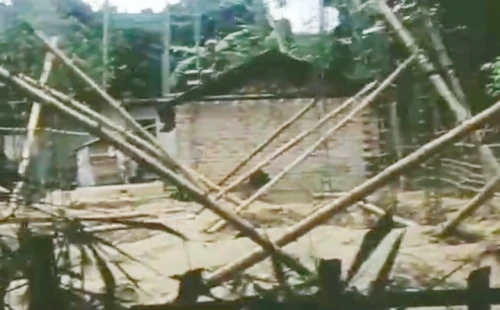 আদালতের আদেশ উপেক্ষা করে বাড়ি নির্মাণের অভিযোগ