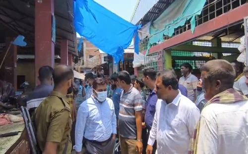 জীবননগর  মাংসের দোকানে মোবাইল কোর্টের অভিযান
