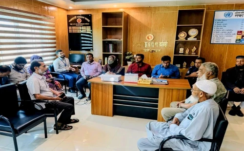 আলমডাঙ্গা উপজেলা স্বাস্থ্য কমপ্লেক্স পরিদর্শনকালে এমপি মাসুদ পারভেজ রাসেল