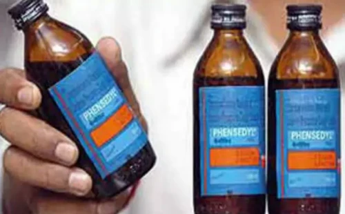 দর্শনা থেকে ৩৬ বোতল ফেনসিডিল উদ্ধার