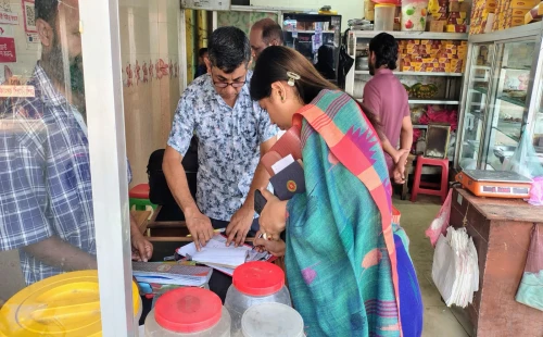 আলমডাঙ্গা পৌর এলাকায় ভ্রাম্যমাণ আদালত পরিচালনা