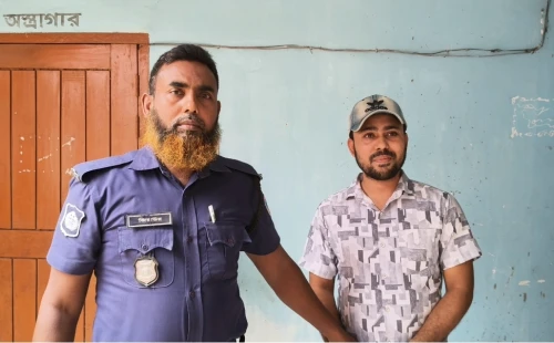 আদালতের পথে ছাত্রলীগ নেতার ‘জয় বাংলা’ স্লোগান ভাইরাল