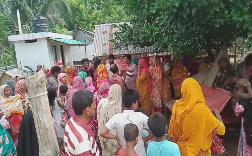 দামুড়হুদায় মোটরসাইকেলের ধাক্কায় নানীর কোল থেকে ছিটকে পড়ে নাতনির মৃত্যু