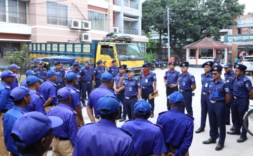 চুয়াডাঙ্গা সদর থানায় সাপ্তাহিক চৌকিদারি প্যারেডে পুলিশ সুপার