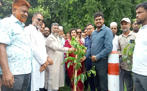 আলমডাঙ্গায় জলাবদ্ধতা নিরসনে ফজলুল হক খাল পুনঃখননের উদ্যোগ