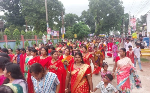 চুয়াডাঙ্গায় বর্ণাঢ্য আয়োজনে ঐতিহ্যবাহী রথযাত্রা উৎসবে ভক্তদের ঢল