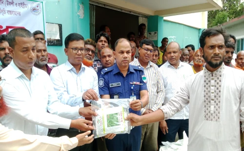 মুজিবনগরে ১৫০০ কৃষকের মাঝে বিনামূল্যে শাকসবজির বীজ ও সার বিতরণের উদ্বোধন
