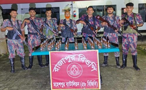 জীবননগর ও মহেশপুর সীমান্তে ৯০ বোতল ভারতীয় মদ উদ্ধার