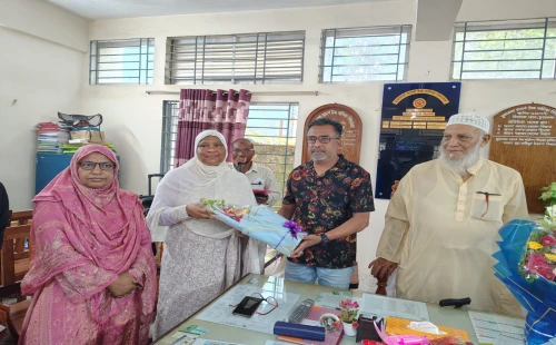 চুয়াডাঙ্গা আদর্শ উচ্চ বালিকা বিদ্যালয়ে এডহক কমিটির দায়িত্ব গ্রহণ ও প্রথম সভা অনুষ্ঠিত