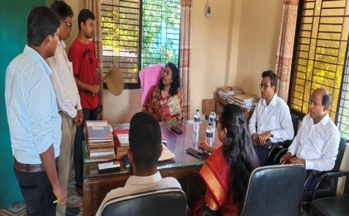 আন্দুলবাড়ীয়া বাজার, স্বাস্থ্যকেন্দ্র ও ভূমি অফিস