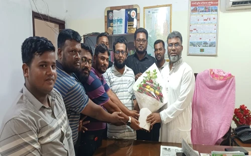 চুয়াডাঙ্গা জেলা পরিষদের প্রশাসক ও পুলিশ সুপারের সঙ্গে হিজলগাড়ী প্রেসক্লাবের নেতৃবৃন্দের সৌজন্য সাক্ষাৎ
