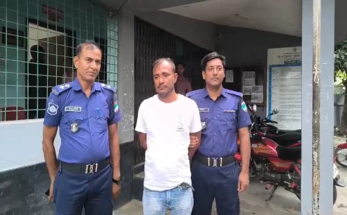 আলমডাঙ্গায় ভূমি অফিসে সাংবাদিক পরিচয়ে চাঁদা দাবি