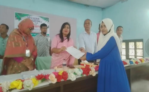 দামুড়হুদায় পাইলট গার্লস স্কুল অ্যান্ড কলেজে অভিভাবক সমাবেশ