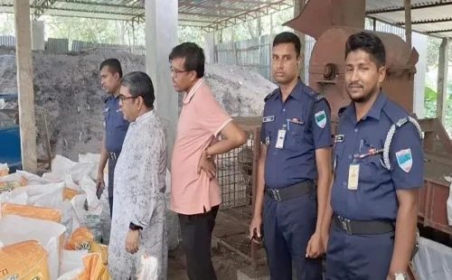 চুয়াডাঙ্গার হোগলডাঙ্গায় অবৈধভাবে জৈব সার বাজারজাত