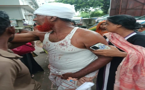 দামুড়হুদায় রাস্তার পাশে মলত্যাগকে কেন্দ্র করে হামলার অভিযোগ