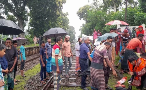 চুয়াডাঙ্গার মোমিনপুরে ট্রেনের ধাক্কায় প্রাণ গেল নারীর