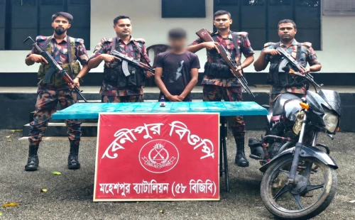 ডিএনএ টেস্ট কিট উদ্ধার, মাদকসহ যুবক আটক