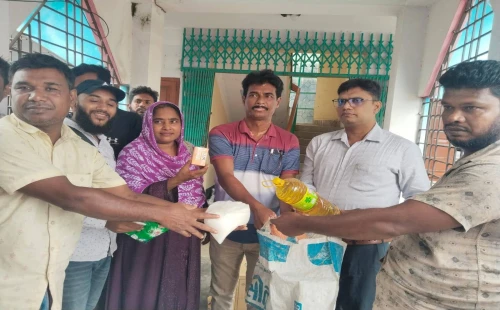 কুড়ুলগাছি ইউনিয়নে টিসিবির পণ্য বিক্রি