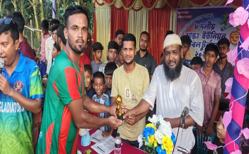 আন্দুলবাড়ীয়ায় ৮ দলীয় ফুটবল টুর্নামেন্টের উদ্বোধন