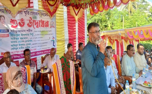 আলমডাঙ্গার নাগদাহে ফুটবল টুর্নামেন্টের উদ্বোধন অনুষ্ঠানে শরীফুজ্জামান