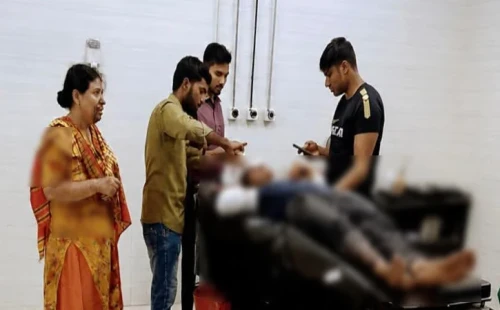 মেহেরপুরে পিতা, মাতা ও কন্যাকে কু*পি*য়ে জ*খ*ম, কন্যার হাত শরীর থেকে বি/চ্ছি/ন্ন