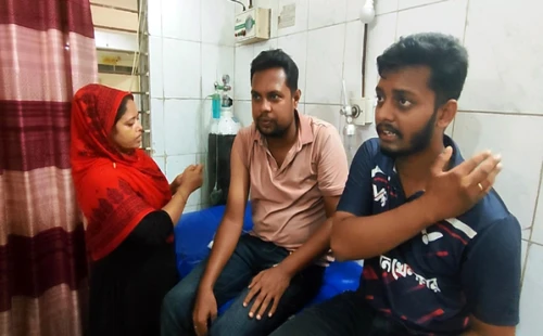 নকলের ভিডিও করায় দুই সাংবাদিককে মারধর
