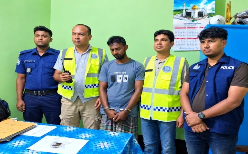 আলমডাঙ্গায় এক পুরিয়া গাঁজাসহ যুবক গ্রেপ্তার