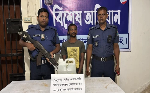মহেশপুরে চোলাই মদ ও গাঁজাসহ গ্রেপ্তার ২