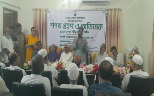চুয়াডাঙ্গায় দোকান মালিক সমিতির শপথ গ্রহণ ও অভিষেক অনুষ্ঠানে শরীফুজ্জামান শরীফ