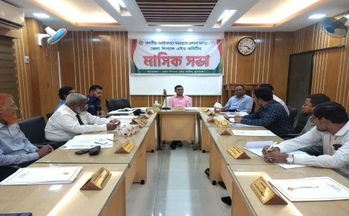 চুয়াডাঙ্গায় লিগ্যাল এইডের মাসিক সভায় জেলা ও দায়রা জজ রফিকুল ইসলাম