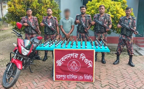 জীবননগরে ৭৫ বোতল সিরাপসহ যুবক আটক