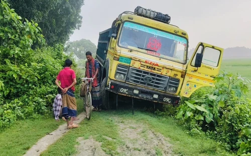 দামুড়হুদায় হেলপারের হাত-পা বেঁধে ট্রাক ছিনতাইয়ের চেষ্টা