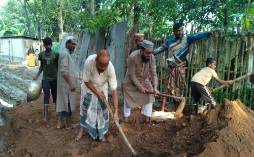 জীবননগরে ব্যক্তি উদ্যোগে যাদবপুর-হাবিবপুর সড়ক সংস্কার
