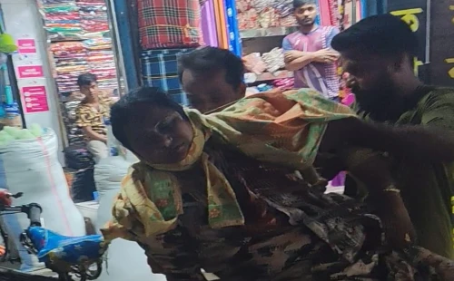 দর্শনা রেলবাজারে নারীকে কুপিয়ে ‘জখম’