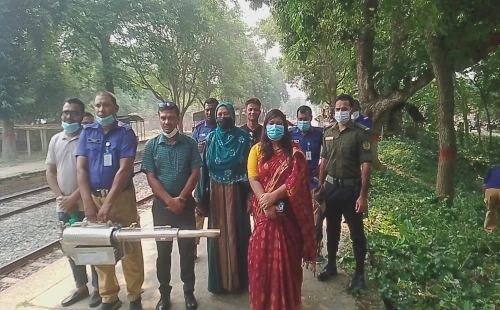 দামুড়হুদায় ডেঙ্গু প্রতিরোধে জয়রামপুর রেলস্টেশনে পরিচ্ছন্নতা অভিযান