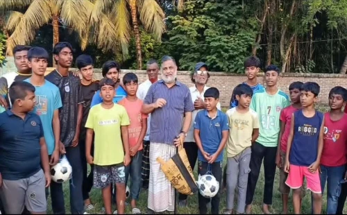 হাটবোয়ালিয়ায় যুবকদের পাশে জুলাই যোদ্ধা ডিউক হুদা