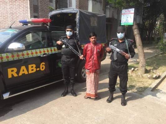 চুয়াডাঙ্গায় ১১০ লিটার চোলাই মদসহ রানা আটক