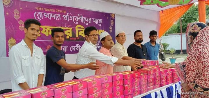 তারা দেবী ফাউন্ডেশনের উদ্যোগে দ্বিতীয় দিনে ২৫০ জন রোজাদারের মধ্যে ইফতার বিতরণ