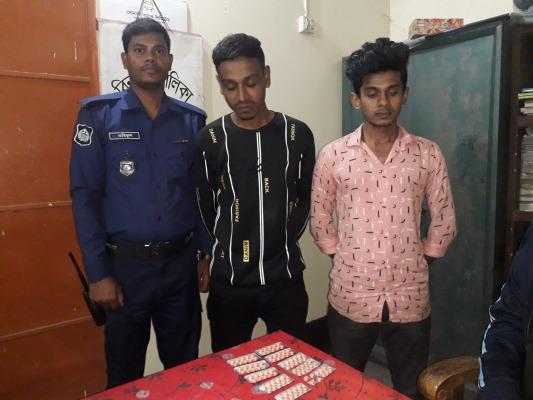 আলমডাঙ্গায় ১০৩ পিস ট্যাপেন্টাডল ট্যাবলেটসহ দুই যুবক আটক