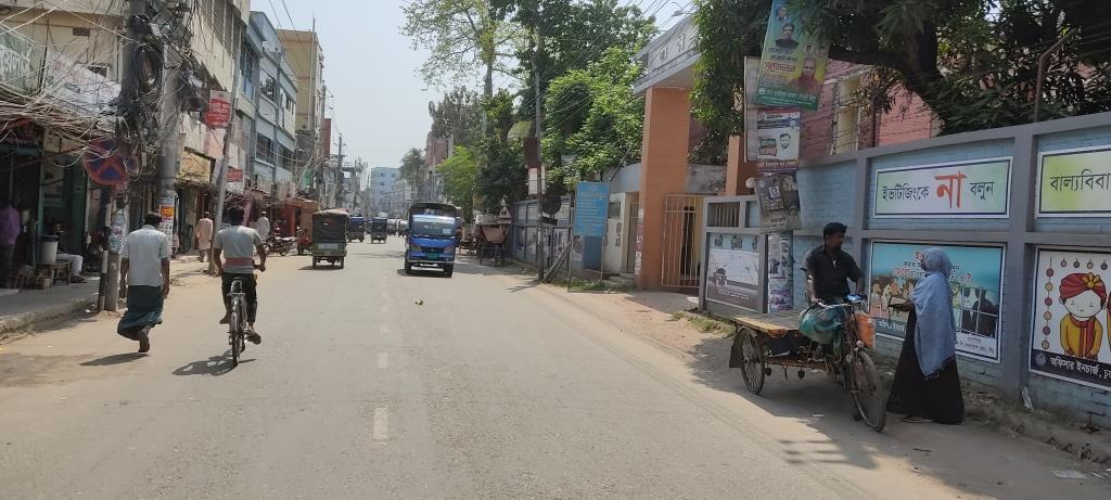 আগুন ঝরা গরমে প্রাণ-প্রকৃতিতে নেমে এসেছে স্থবিরতা