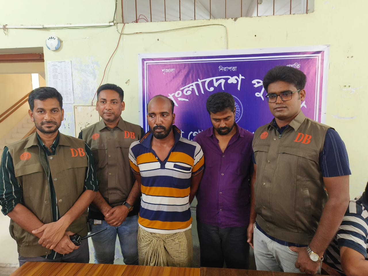 আলমডাঙ্গায় চোরাই স্বর্ণালঙ্কারসহ চোর ও ব্যবসায়ী গ্রেপ্তার