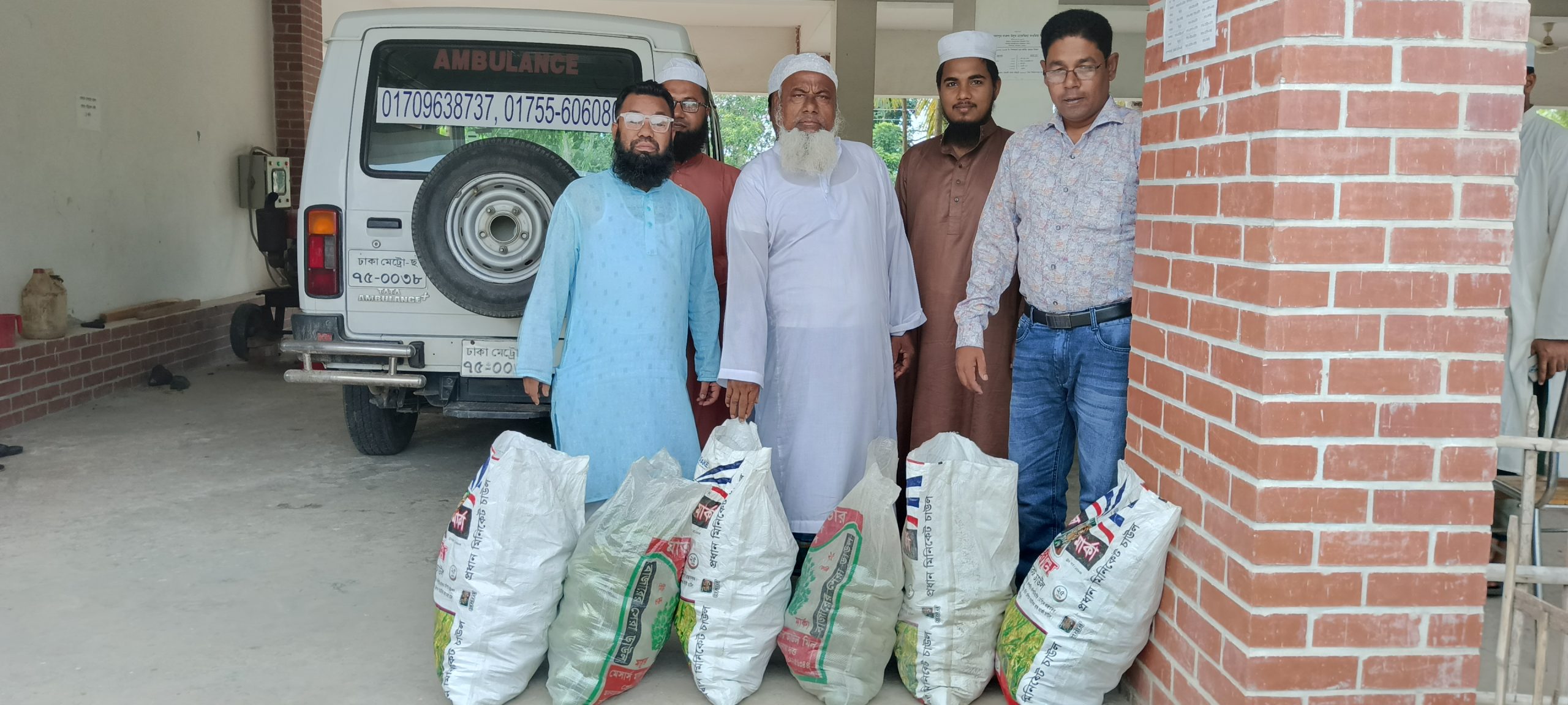 মাদ্রাসা ও এতিম খানার শিক্ষার্থীদের জন্য আম পাঠালেন দিলীপ কুমার আগরওয়ালা