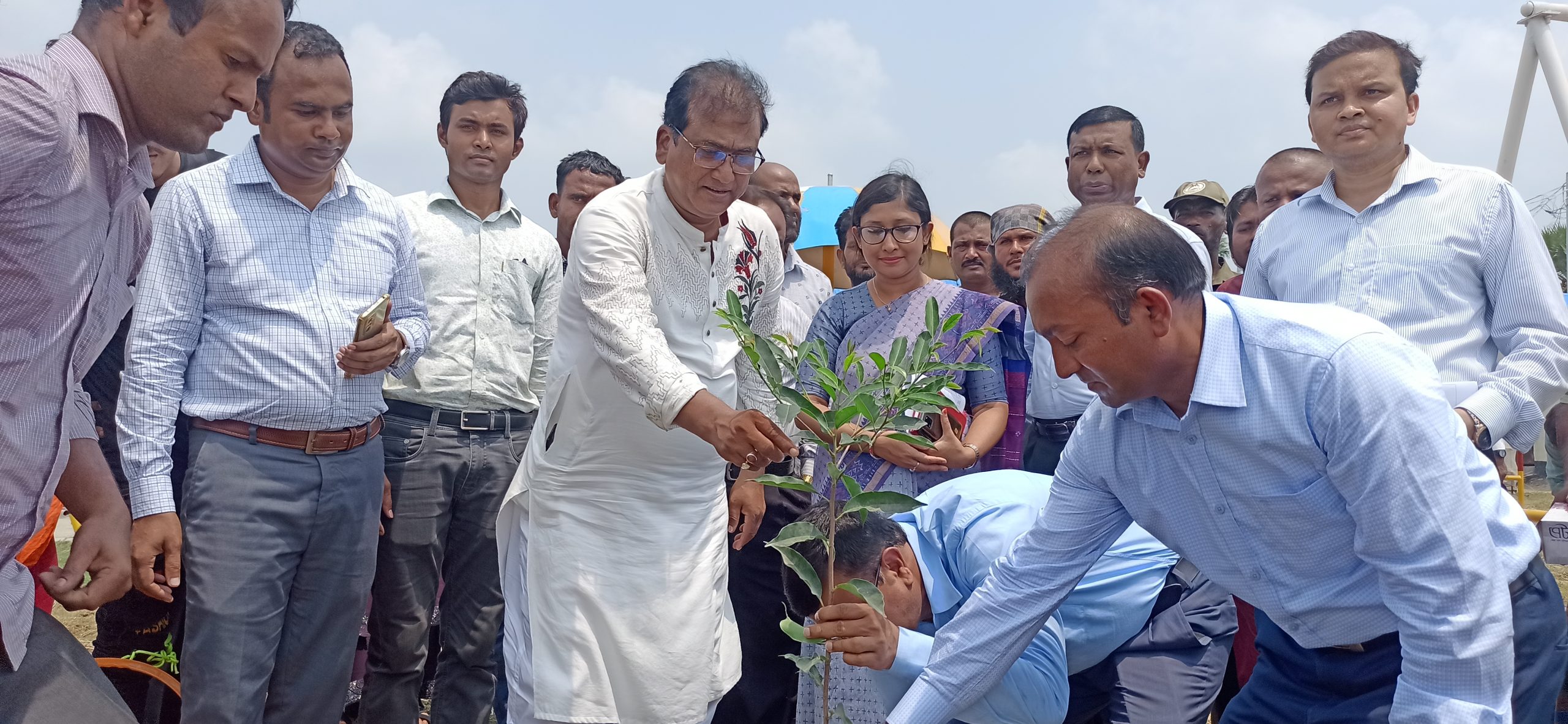 এখন আর ঘরের চিন্তা নেই