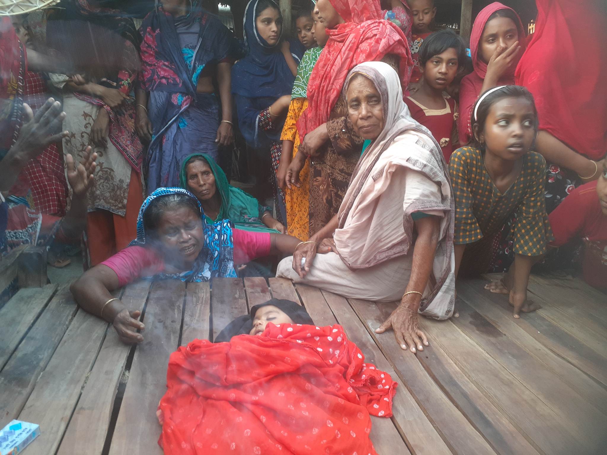 জীবননগরে খাট থেকে পড়ে শিশুর মৃত্যু