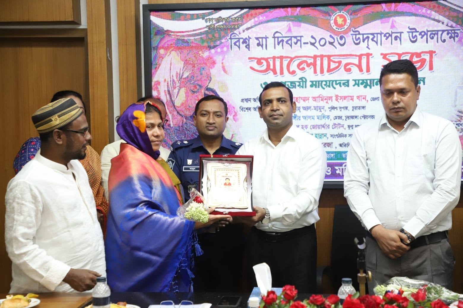 চুয়াডাঙ্গা, মেহেরপুরসহ সারাদেশে নানা আয়োজনে বিশ্ব মা দিবস পালন