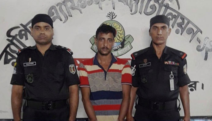 গাংনীতে র‌্যাবের ওপর হামলা মামলার আসামি গ্রেপ্তার