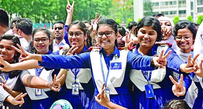 চুয়াডাঙ্গা জেলায় কমেছে পাশের হার, যশোর বোর্ডের মধ্যে অবস্থান অষ্টম